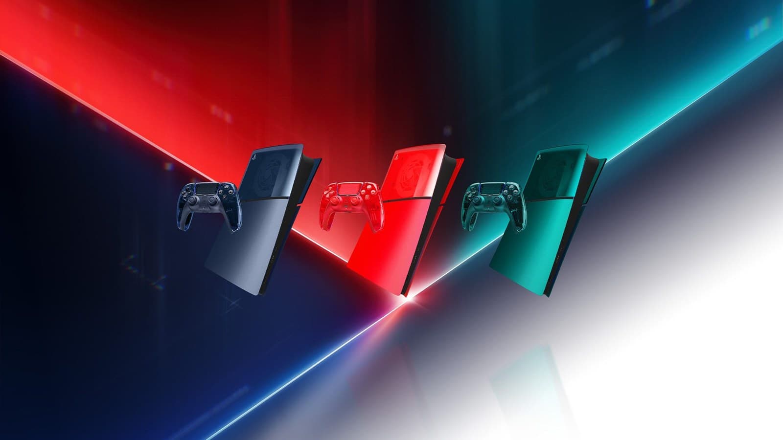 As tampas do PS5 da Prism Collection nas três cores, ao lado dos controles.