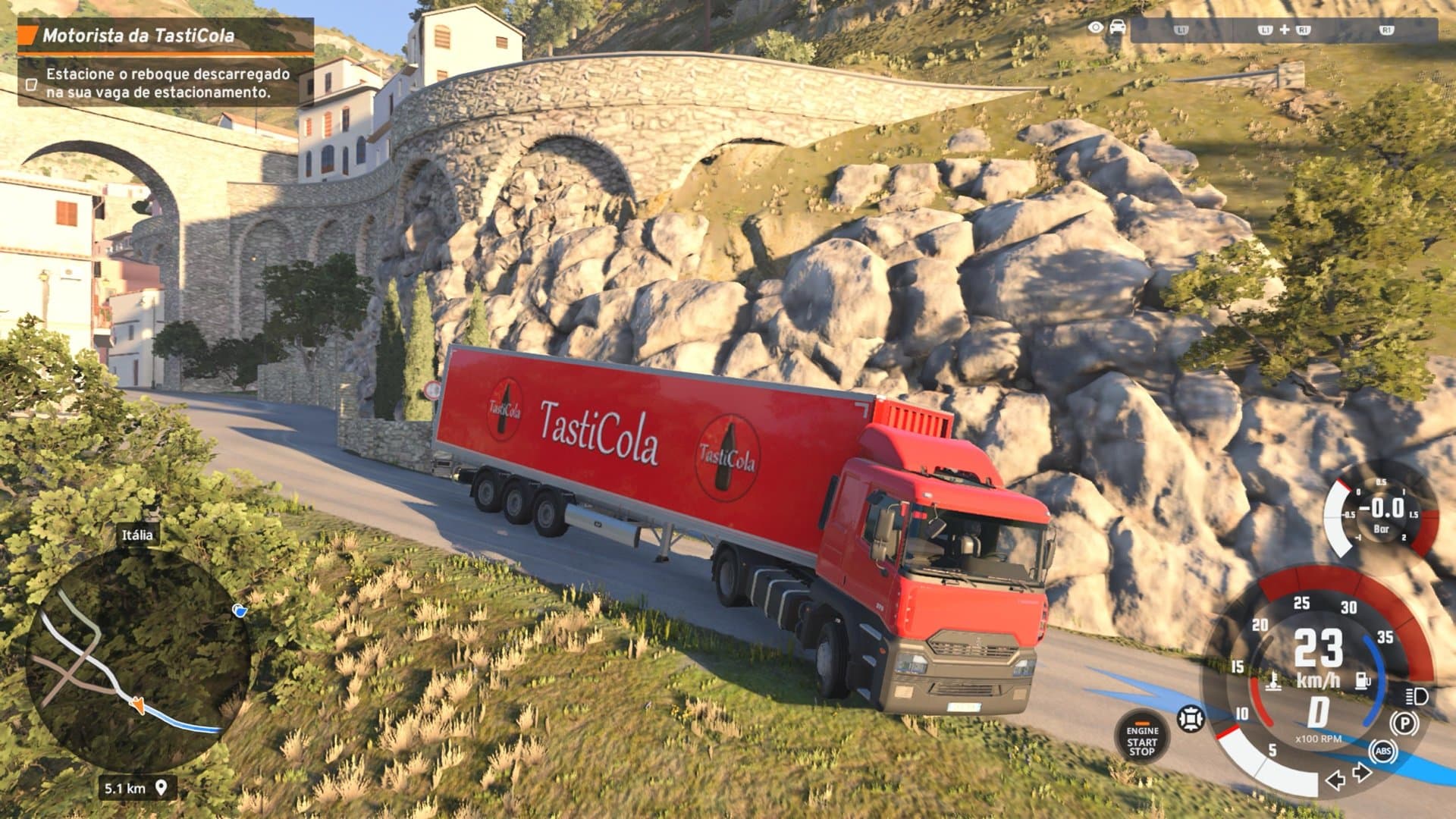 A entrega da TastiCola na Itália termina com a tarefa de estacionar o reboque vazio. Captura feita pelo Acerto Games no PS5.