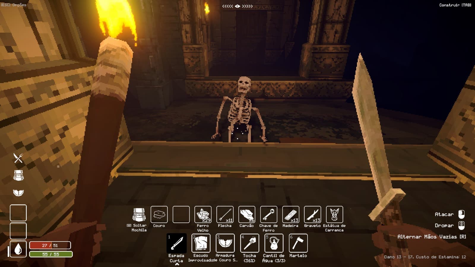 Encontro com um esqueleto e diferentes equipamentos na barra de acesso rápido. Captura do jogo Deep Dish Dungeon.