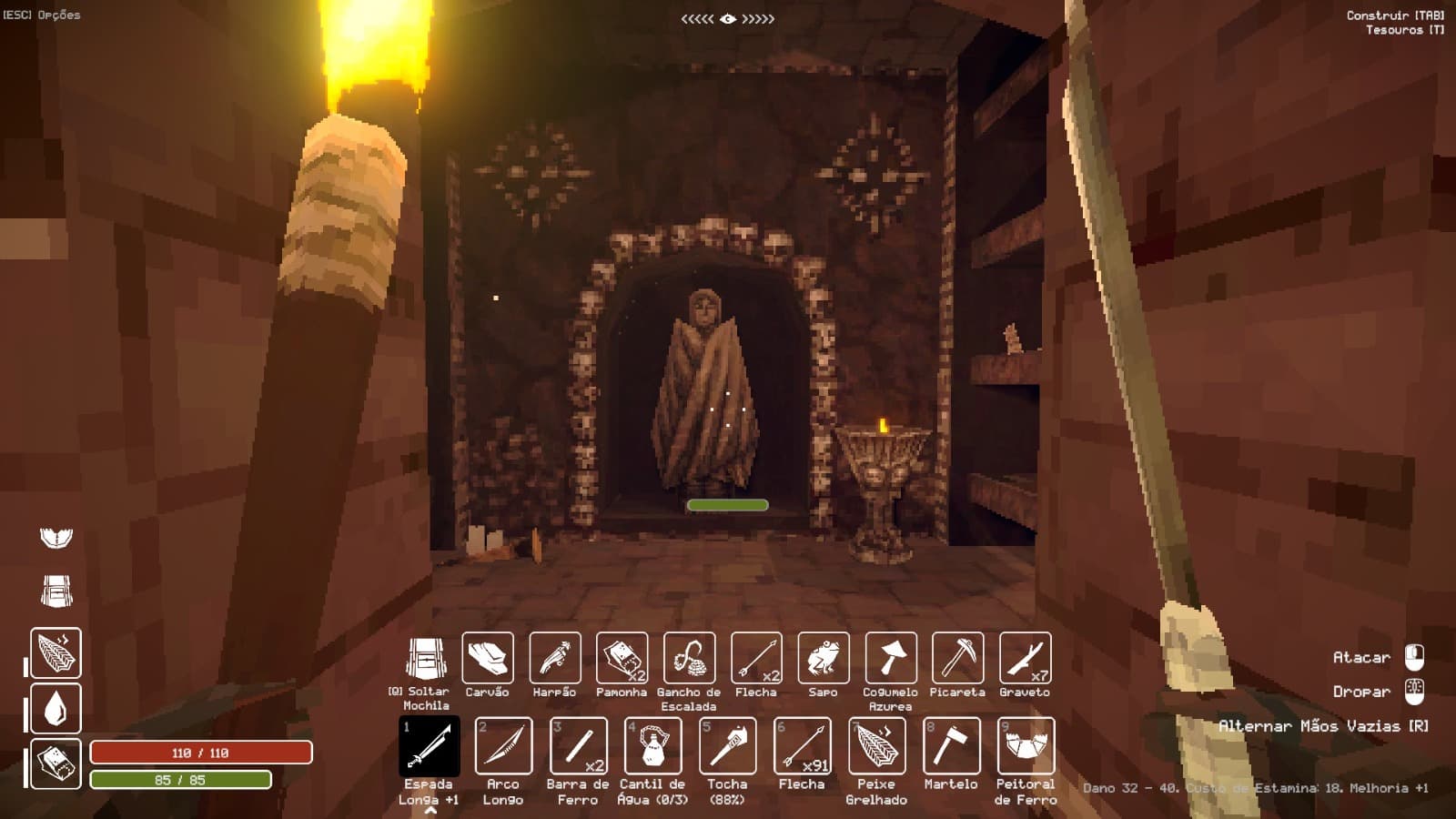 Criatura encapuzada encontrada durante a travessia das masmorras. Captura do jogo Deep Dish Dungeon.