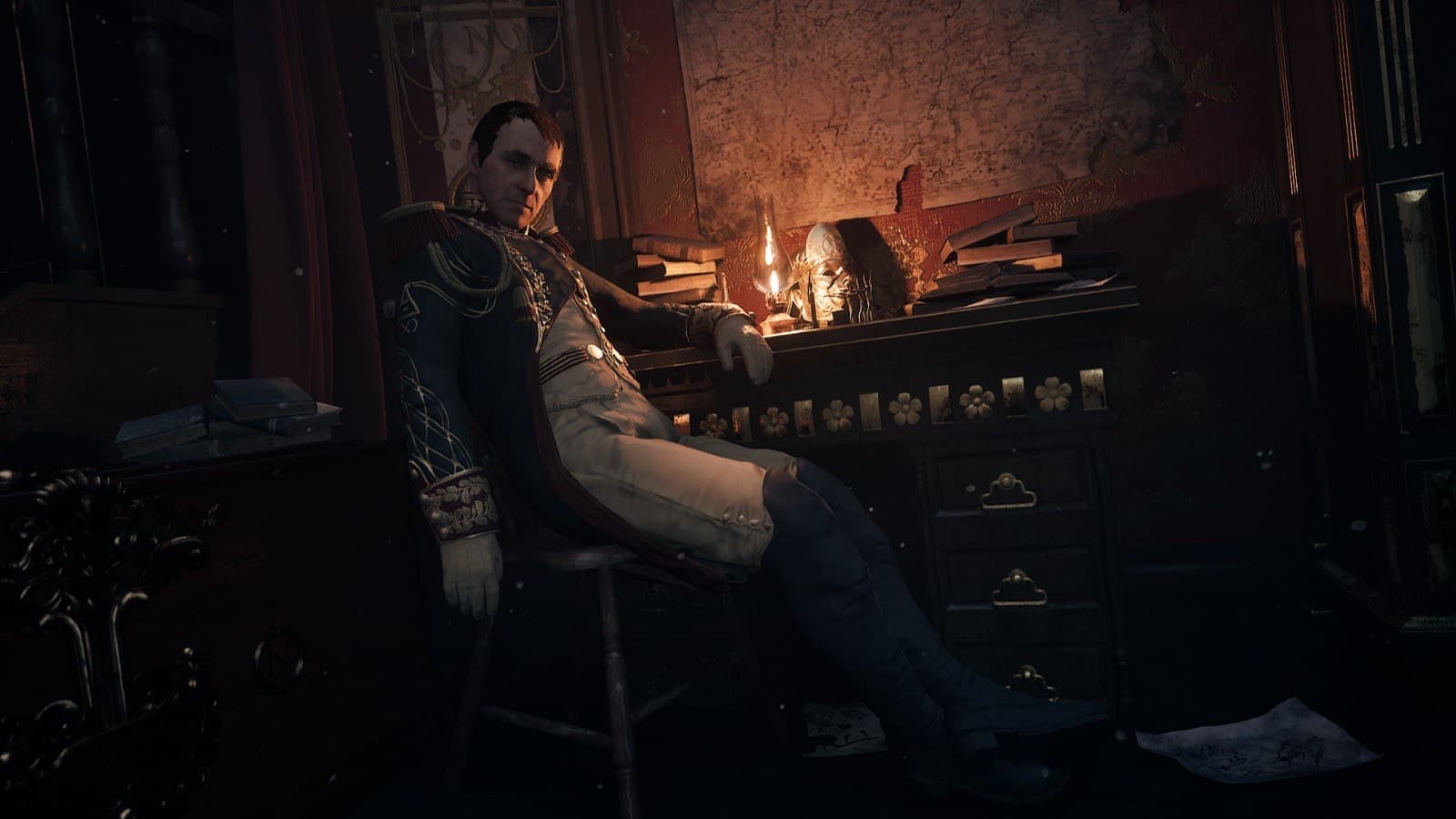 Napoleão em seu gabinete, iluminado por uma lamparina diante de um mapa da Europa. Captura feita pelo Acerto Games no PC.