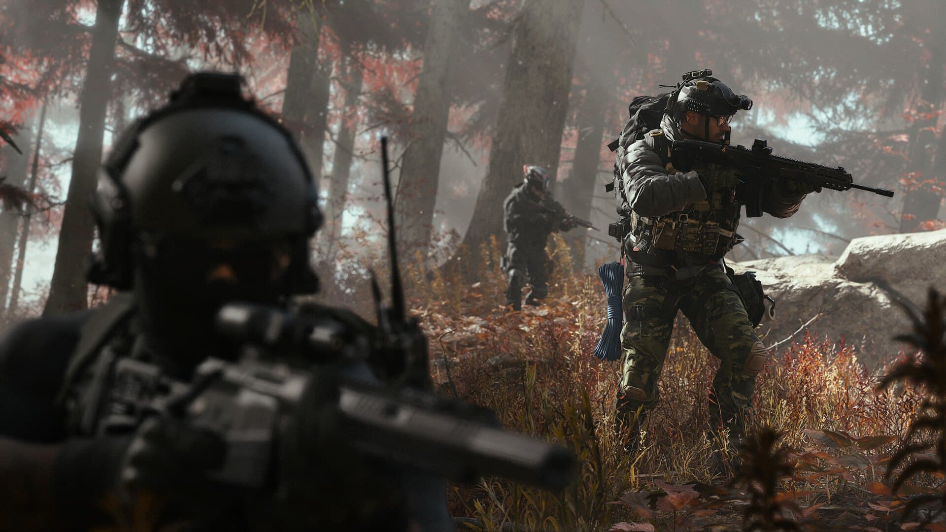 Esquadrão de soldados avança por uma floresta em Call of Duty: Modern Warfare 4